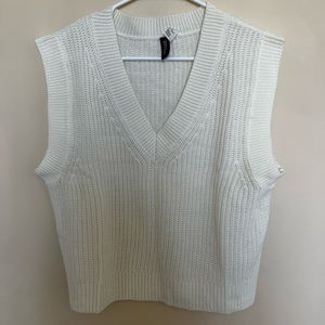 H&M white sweater vest